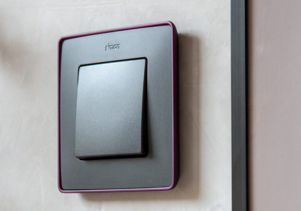 Kontakt Simon 82 Detail