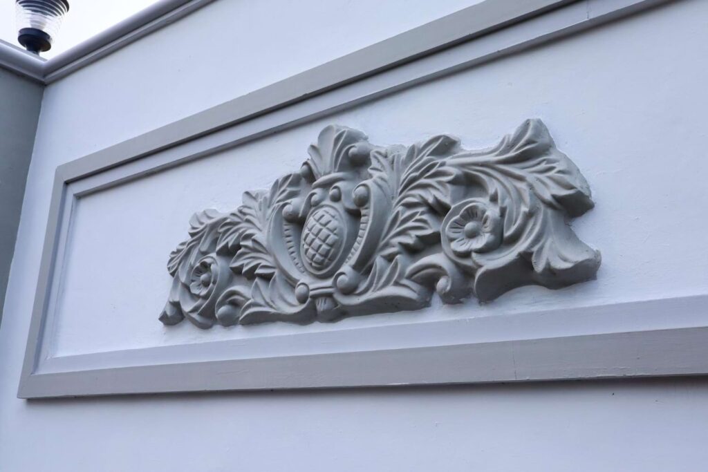 Stuck in einem modernen Wohnzimmer