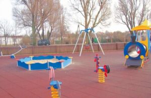 fallschutzmatten kindergarten außen